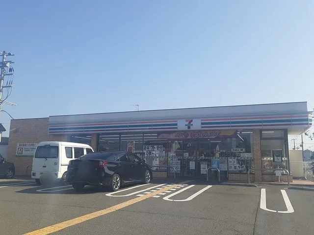セブンイレブンまで712m