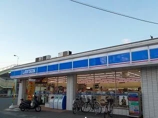 ローソンまで490m