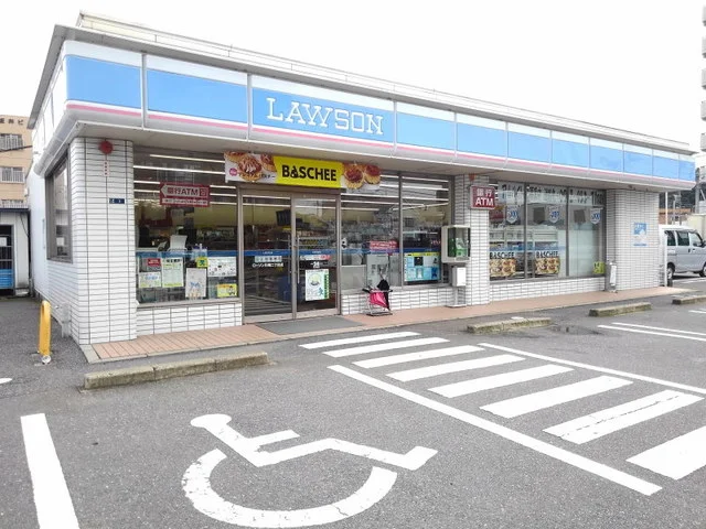 ローソン片縄2丁目店まで600m