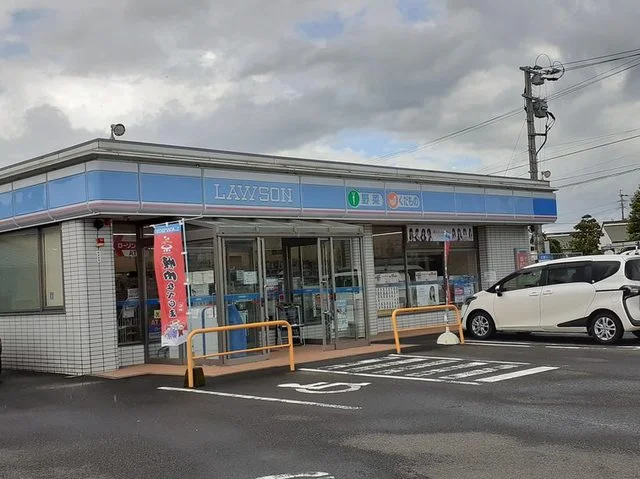 ローソン隼人内山田店まで400m