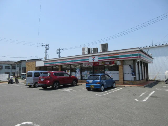 セブンイレブンまで750m