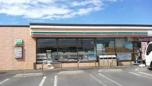 セブンイレブンまで500m