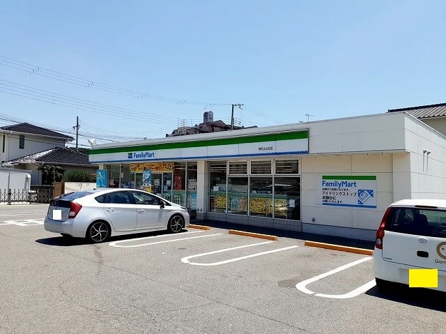 ファミリーマート明石土山北店まで700m