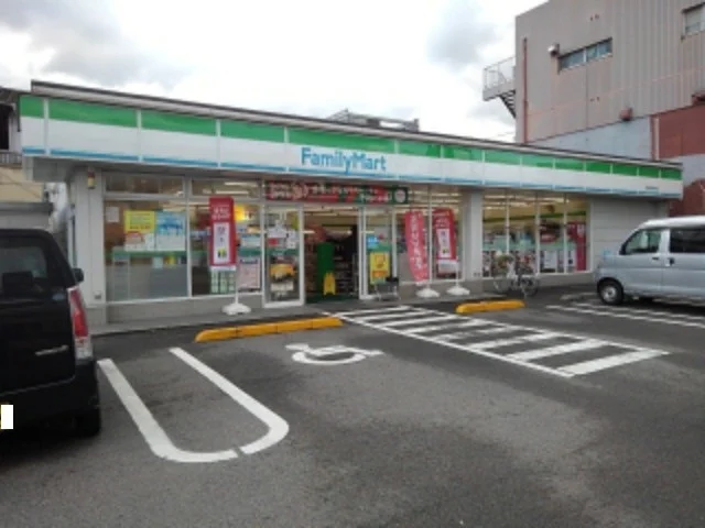 ファミリーマート新居浜徳常店様まで180m