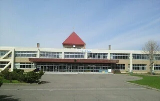 滝川市立西小学校まで800m