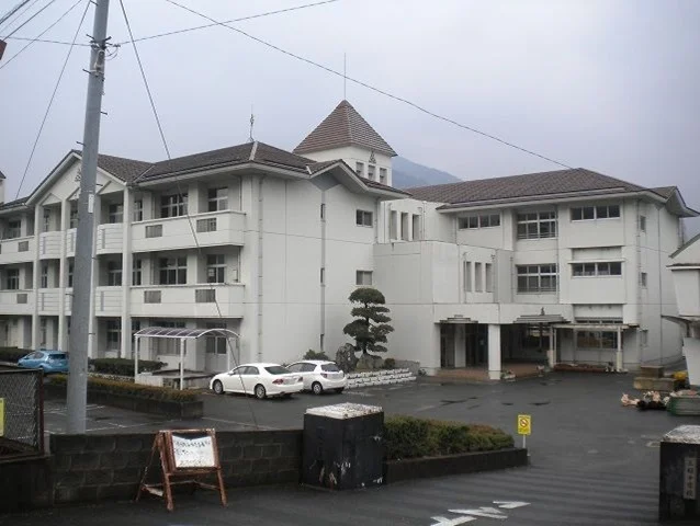 三好中学校まで950m