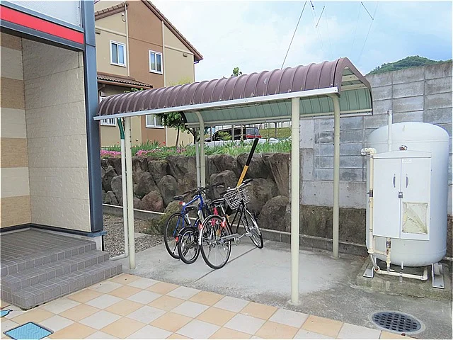 屋根付き駐輪場あり