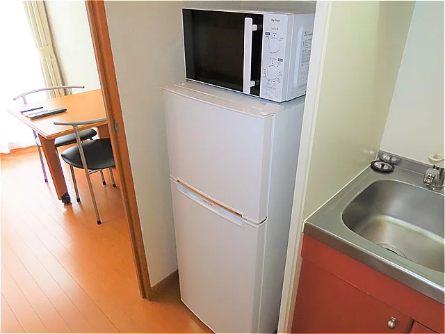 電子レンジ、冷蔵庫完備