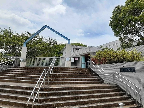 亀山市立昼生小学校まで600m