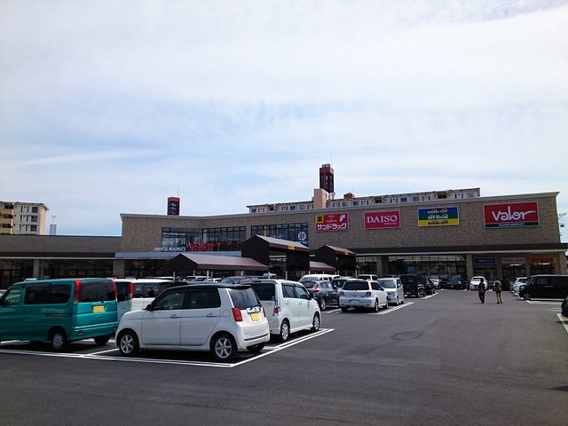 バロー北寺島店まで900m