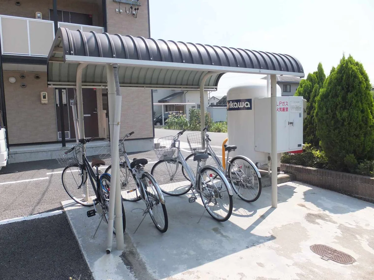 屋根付き駐輪場あり