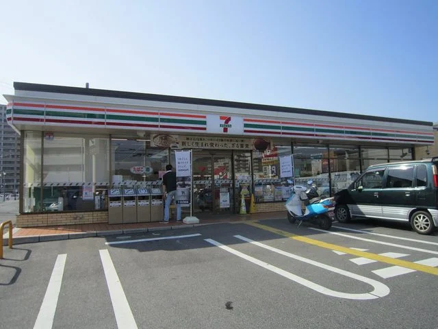 セブンイレブン　野洲市役所前店まで567m