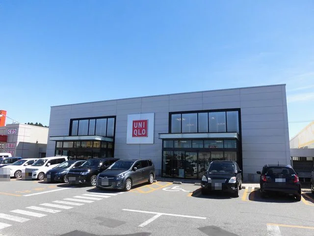ユニクロ　フレスポ横手店まで1100m