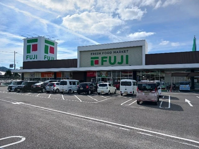 フジ波止浜店まで1000m