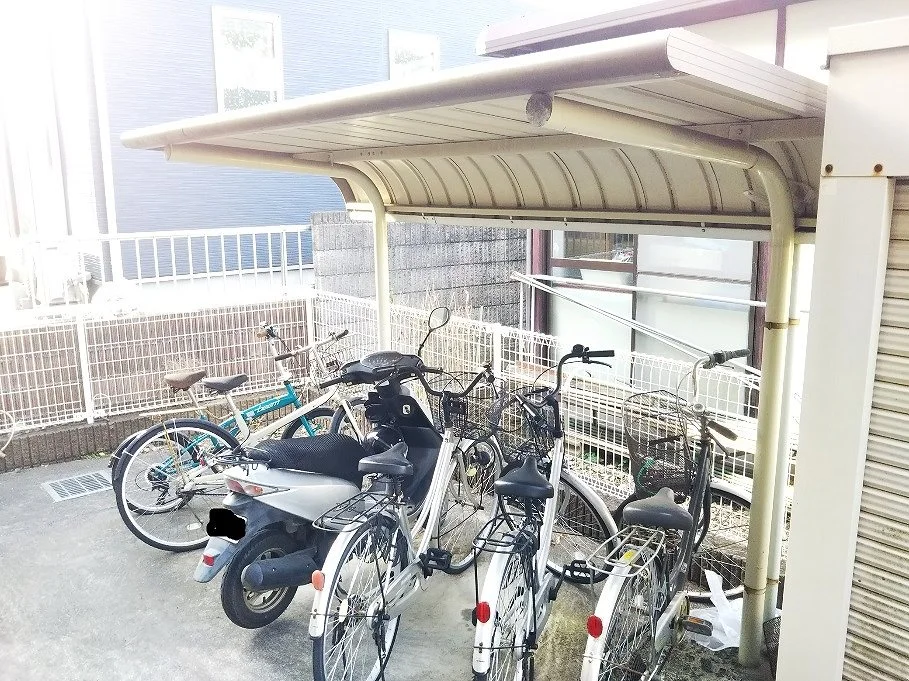 駐輪場完備。