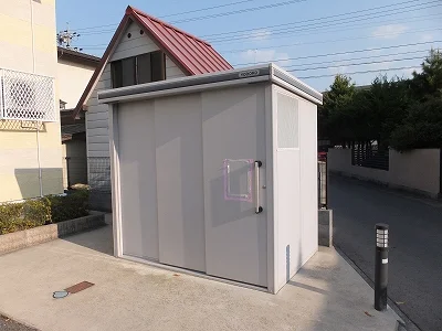 敷地内にゴミ庫が設置されておりゴミ捨てに便利です