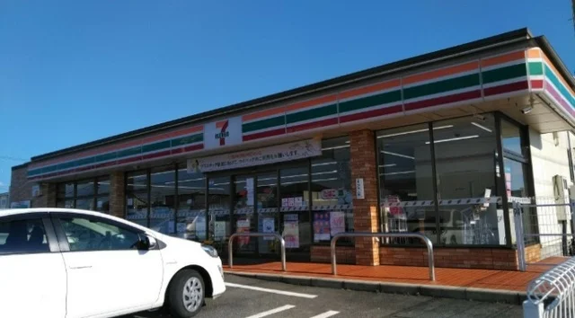 セブンイレブンまで800m