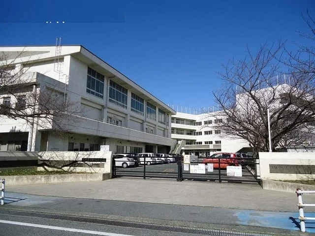 中野小学校まで600m