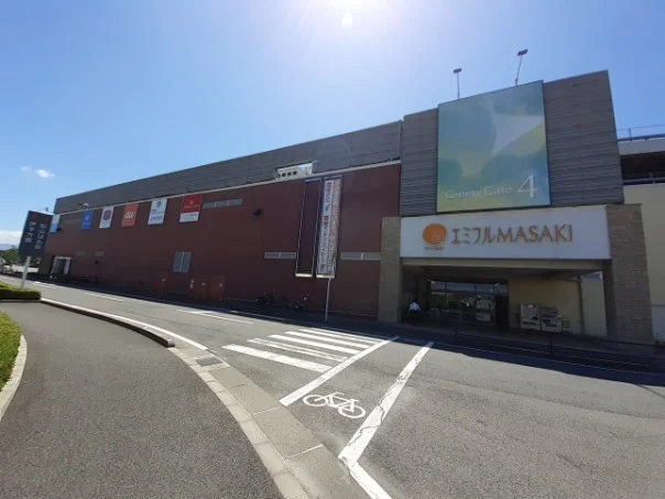 エミフルＭＡＳＡＫＩ様まで1200m