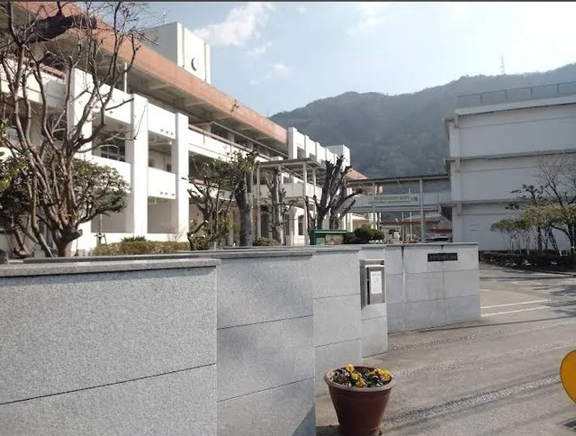 可部南小学校まで1500m