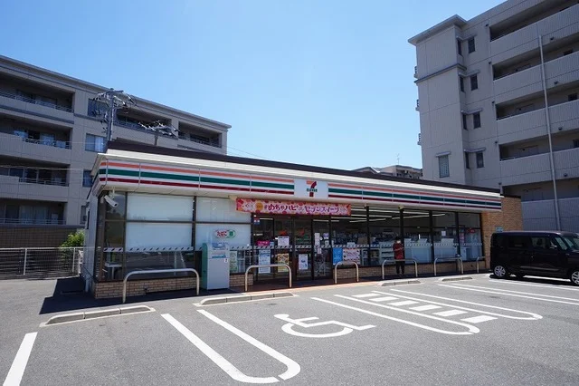 セブンイレブン　三ヶ森電停前店まで80m