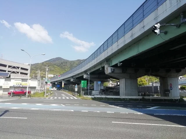 引野インターまで1900m