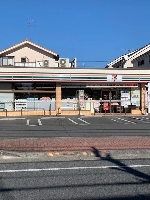 セブンイレブン福生加美平３丁目まで180m