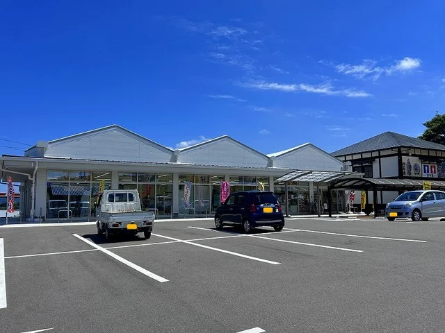 伊万里ふるさと村まで1200m