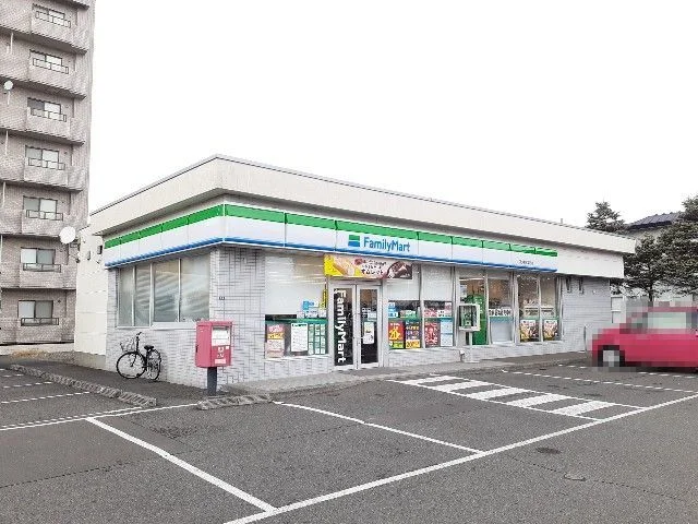 ファミリマート若草店まで500m