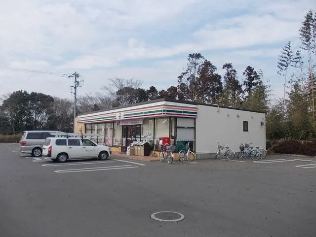 セブンイレブンまで750m