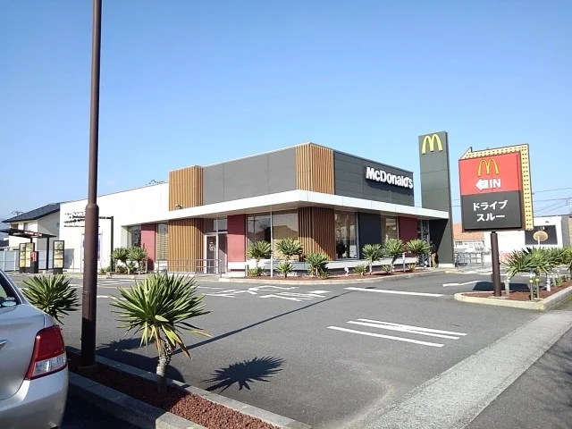 マクドナルド小郡七夕通り店まで420m