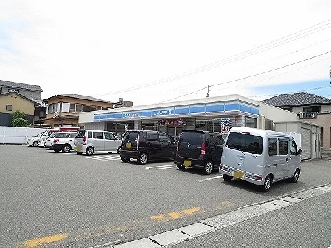 ローソン中前川店まで450m