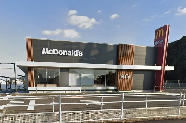 マクドナルド仏生山店さんまで850m