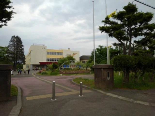 島松小学校まで1000m