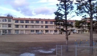渡利小学校まで2600m