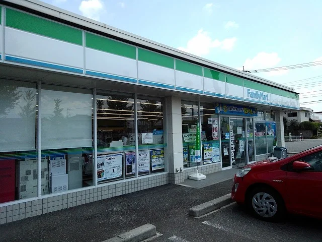 ファミリーマート甲府和戸店まで210m