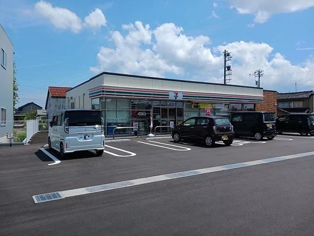 セブンイレブン氷見朝日丘店まで600m