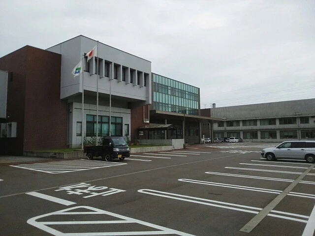 かほく市役所まで1900m