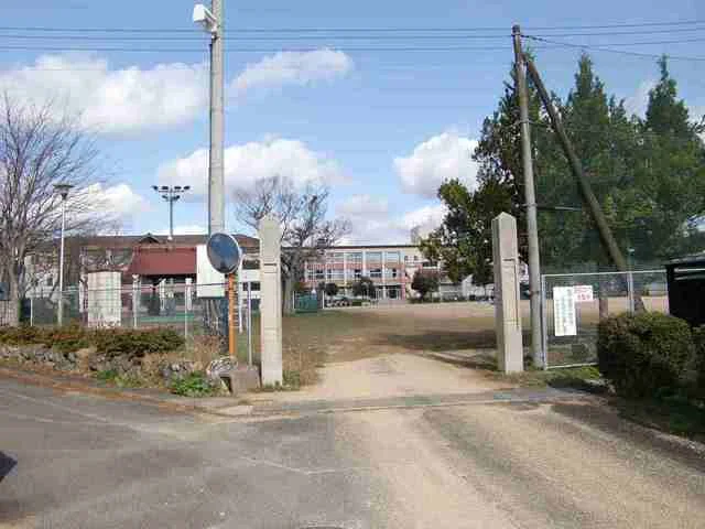 大原小学校まで1600m