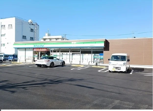 ファミリーマート稲荷町店まで450m