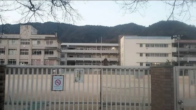 広島市立亀山小学校まで500m