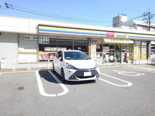 ミニストップ博多板4丁目店まで36m