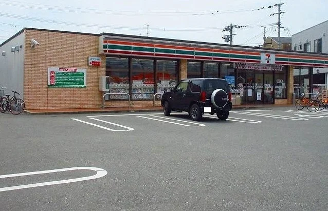 セブンイレブンまで56m