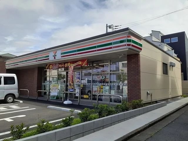 セブンイレブンまで140m