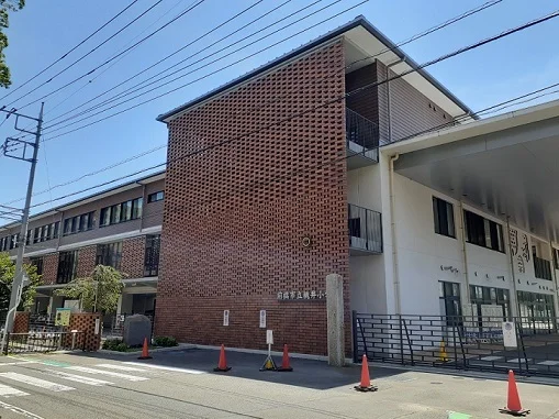 前橋市立桃井小学校まで800m