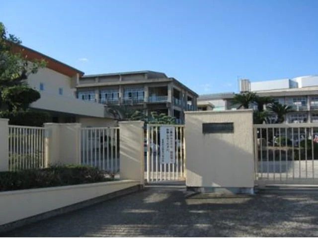 葦高小学校まで850m