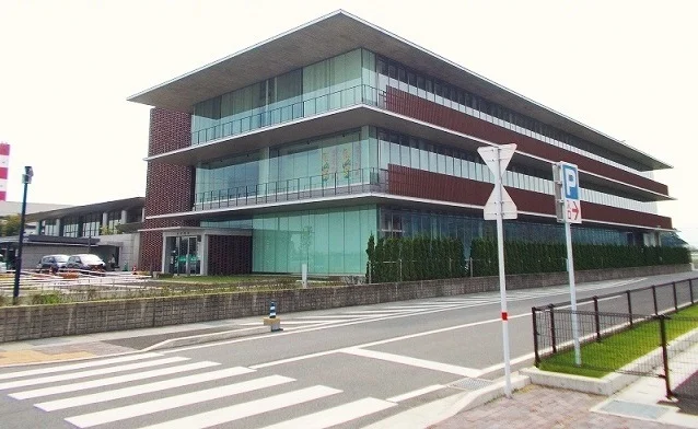 西区役所まで2400m