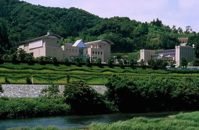 県立文化の森総合公園まで2300m