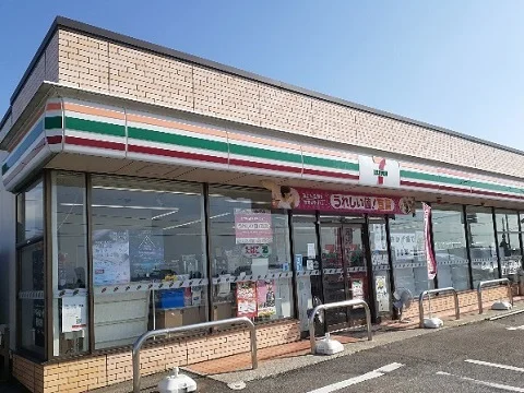 セブンイレブン滑川中村店まで1300m