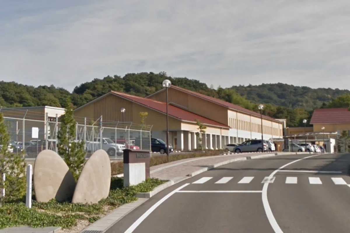 島根県立こころの医療センターまで車で5分、2.5km。